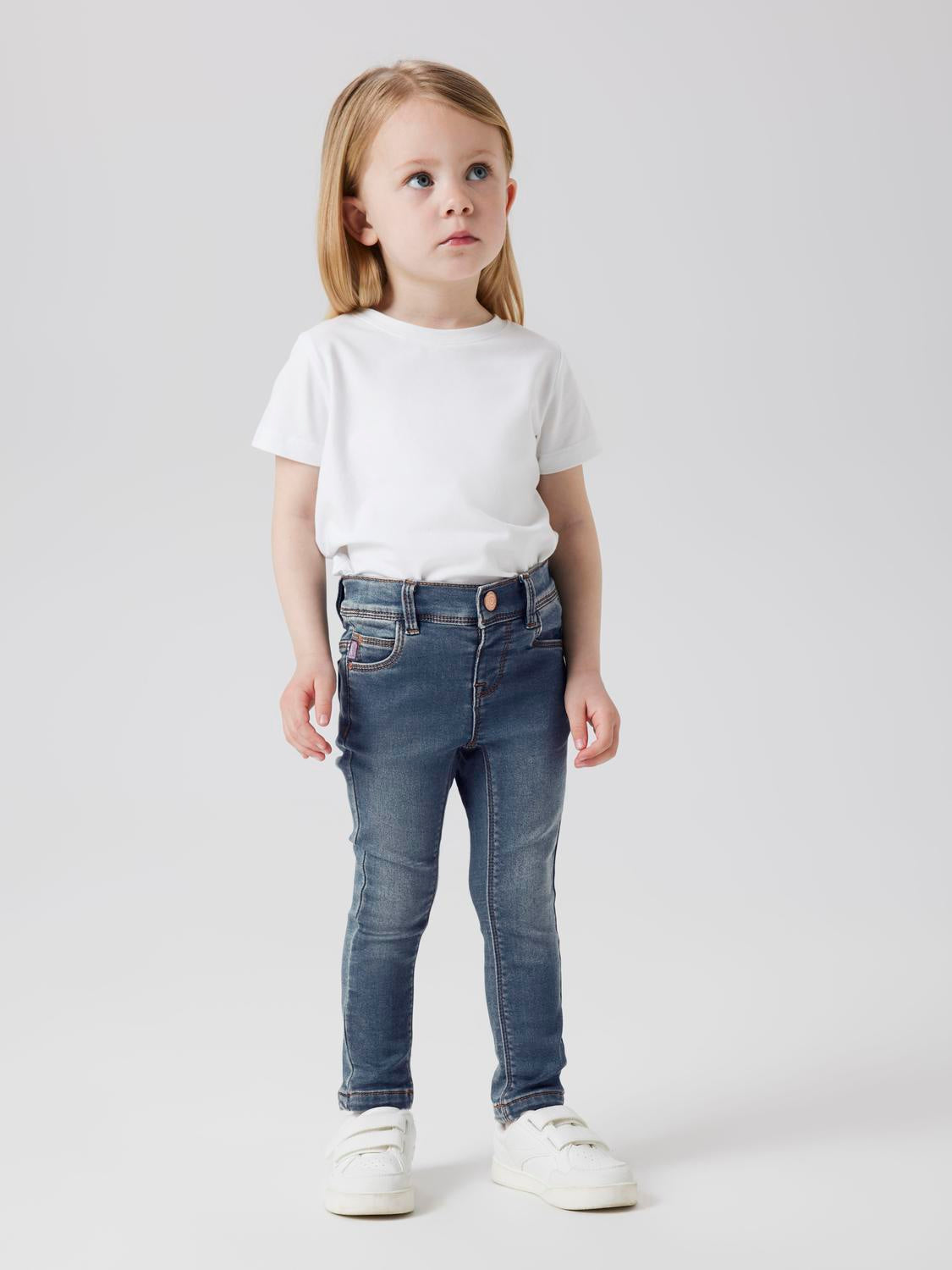 model_shot-creative