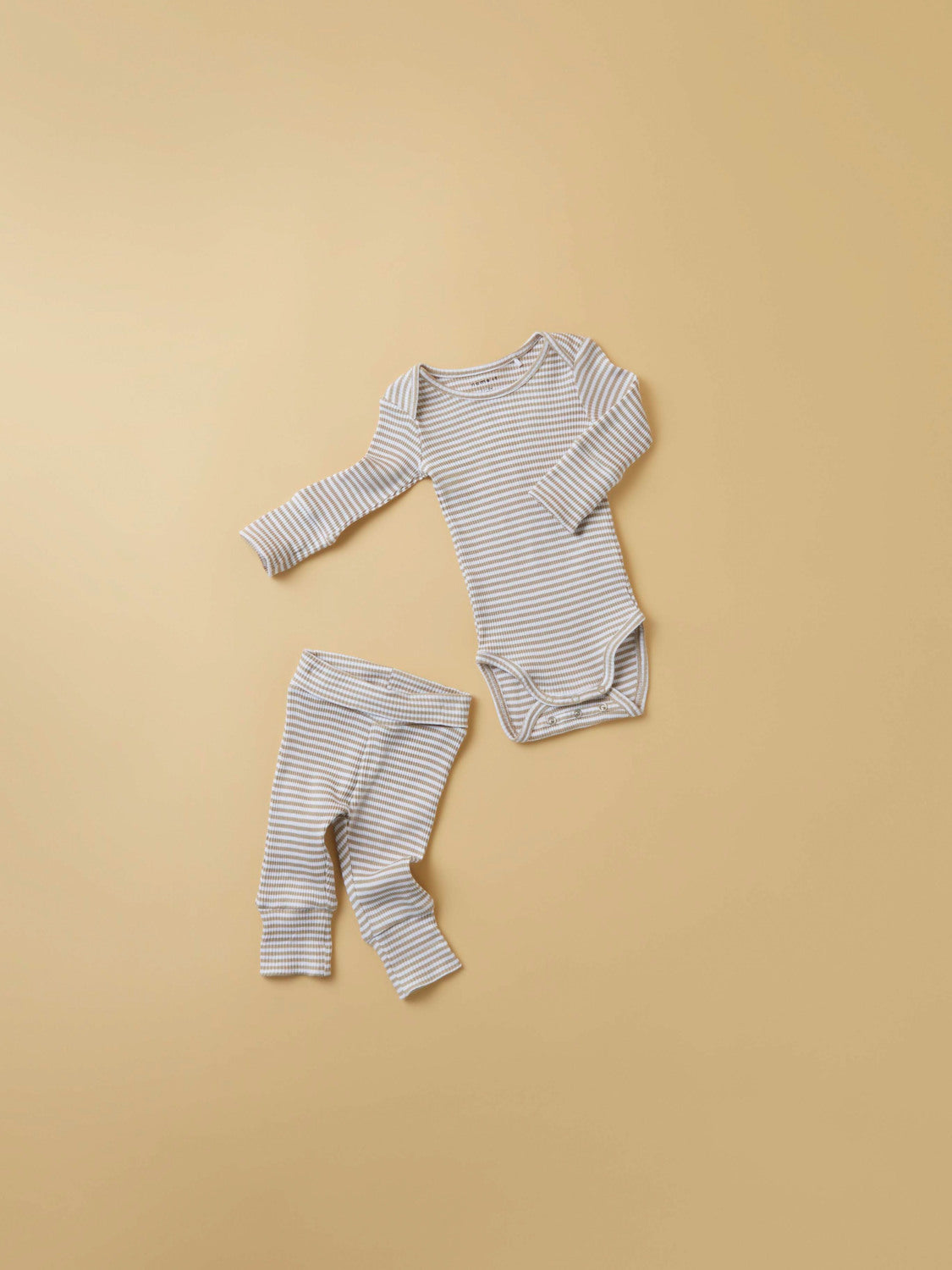 NBNHELLO T-Shirts & Tops - Humus